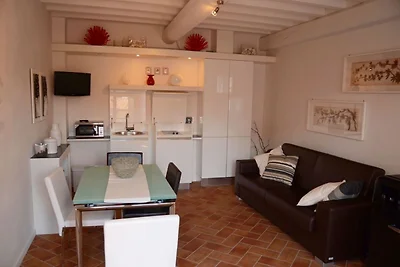 Gemütliche Wohnung mit Schwimmbad und Garten
