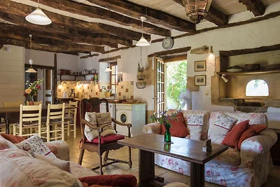 Bauernhaus mit Schwimmbad, Garten