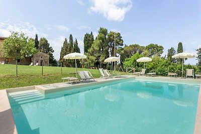 Splendida casa vacanze a Volterra con piscina