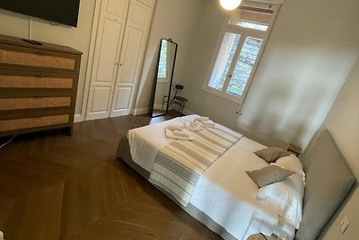 Wohnung in historischer Villa mit Seeblick in...