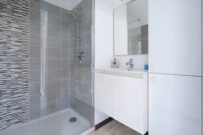 Wohnung in Sérignan mit Garten