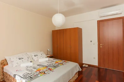 Villa Harmonia con patio e piscina in comune