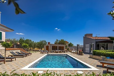 Villa a Polaca con piscina privata