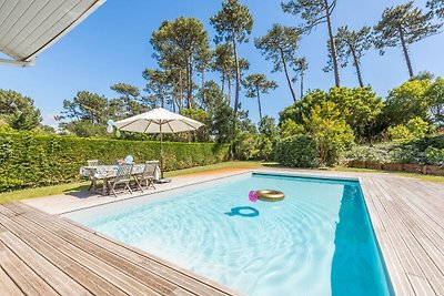 Villa met zwembad op 400 meter van het strand