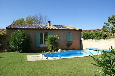 Casa Vacanze a Noves con Piscina