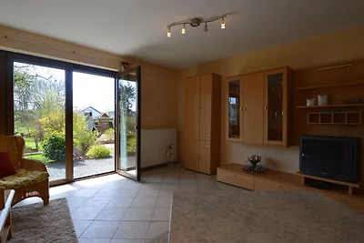 Moderne Ferienwohnung in Nohn in Waldnähe