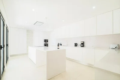 Villa in Galé mit Pool und Grillplatz