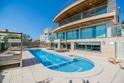 Villa di lusso ad Alcudia Maiorca con Jacuzzi