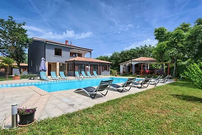 Villa in Valtura mit Schwimmbecken