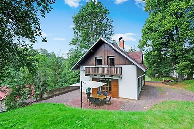 Gemütliches Ferienhaus in Rudník mit Terrasse