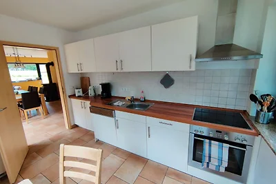 Spaziosa casa per vacanze con stufa a legna