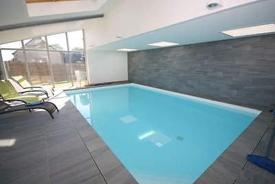Warmes Ferienhaus mit Pool in Clohars-Carnoët...