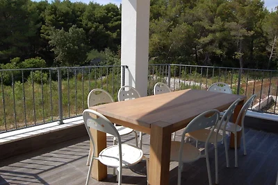Modernes Ferienhaus mit Terrasse