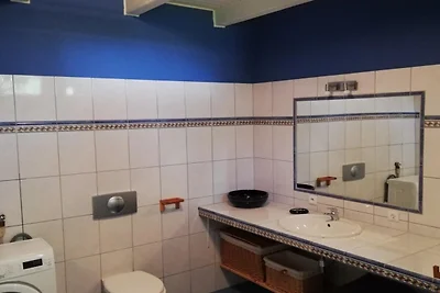 Haus mit Privatstrand am See, Whirlpool und...