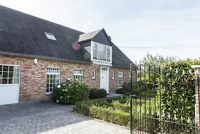 Villa mit Schwimmbad und Sauna