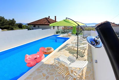 Appartamento moderno a Bibinje con piscina