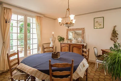 Comfortabele villa met zwembad