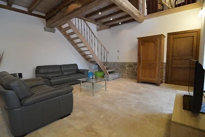 Moderna casa vacanze a Senzeille con giardino