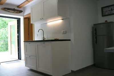 Riverside Rustic Ridge Apartments with Balcon...