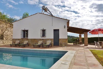 Schönes Ferienhaus mit Pool