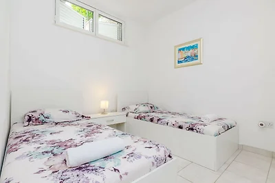 Apartment Franceska -Two-Bedroom Apartment wi...