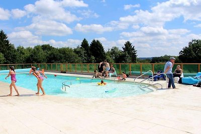 Ferienhaus mit Campingplatz-Pool