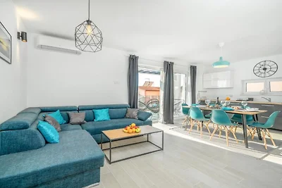 Exclusive Retreat with Private Pool in Novalj...