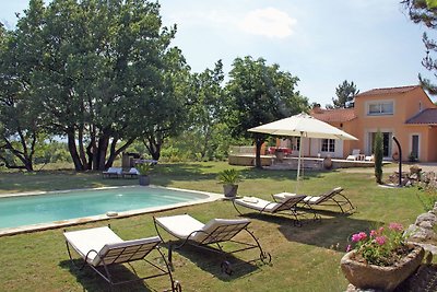 Geräumige Villa in Reillanne mit Schwimmbad