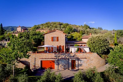 Luxuriöse Villa in Cortona mit Sprudelbad