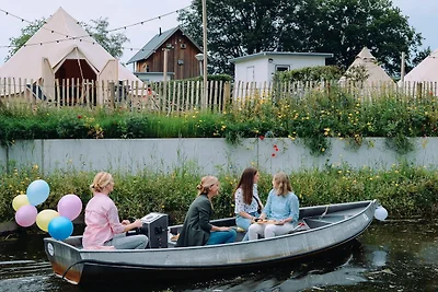 Zuna Bell Zelt in der Nähe des Flusses Regge
