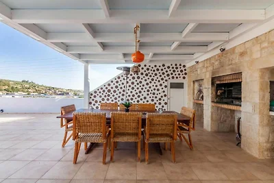 Moderne kretische Familienvilla mit Pool