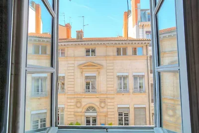 Apartament Dify Ainay