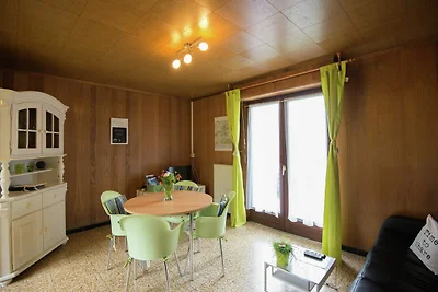 Ferienhaus in Froidchapelle mit Garten