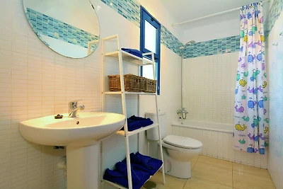 Modernes Apartment in Arrecife mit Terrasse