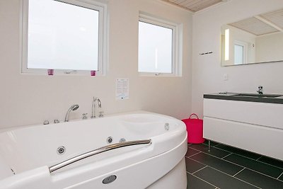 Espléndida casa en Hirtshals con jacuzzi...