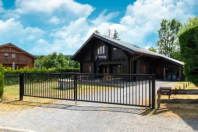 Spazioso chalet a Durbuy a 200 m dal campo da...
