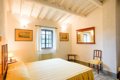 Casa rustica con giardino privato