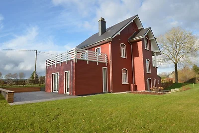 Geräumiges Ferienhaus in Sourbrodt mit Sauna