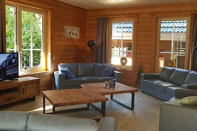 Schönes am Waldrand gelegenes Haus mit...