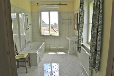 Piacevole casa vacanze a Milire con cortile