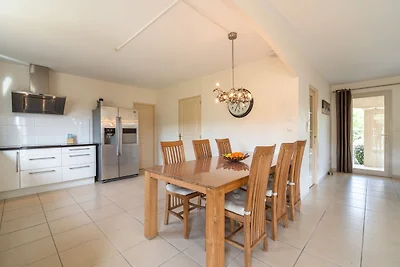 Geräumige Villa in Pouzols-Minervois mit pool