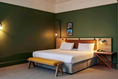 Bristol Grand Hotel by Sunday Junior Suite