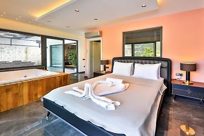 Villa in Kalkan mit Schwimmbecken