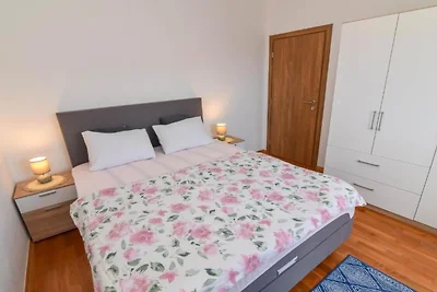 Sweet Apartment Rita - One Bedroom Apartment ...