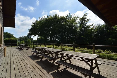 Ruim chalet in Ovifat-Waimes met sauna