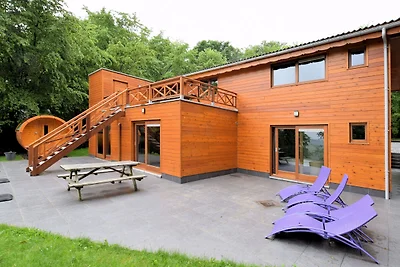 Luxuriöses Chalet in Beauraing mit Sauna
