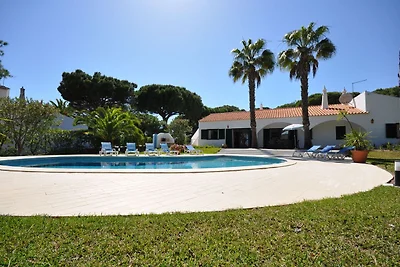 Attraktive Villa in Vilamoura mit privater...