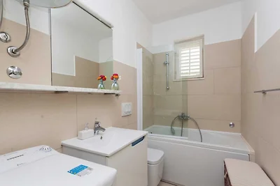 Apartments Ankora - Three bedroom apartment w...