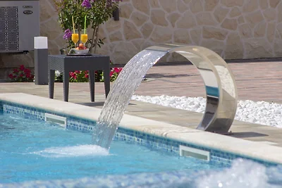 Villa in Grebatica mit Pool