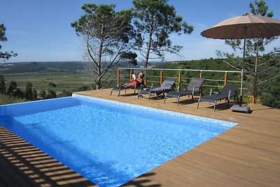 Moderna casa vacanze a Cela con piscina...